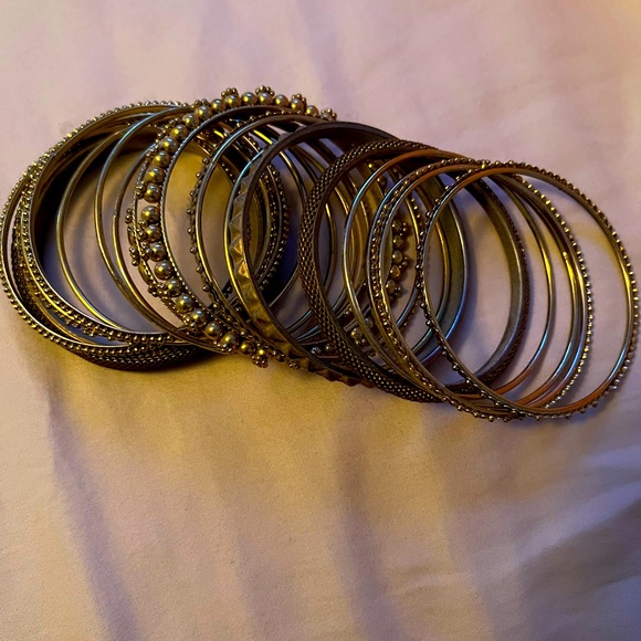 Gold bangle bracelets in used condition - Picture 4 of 4